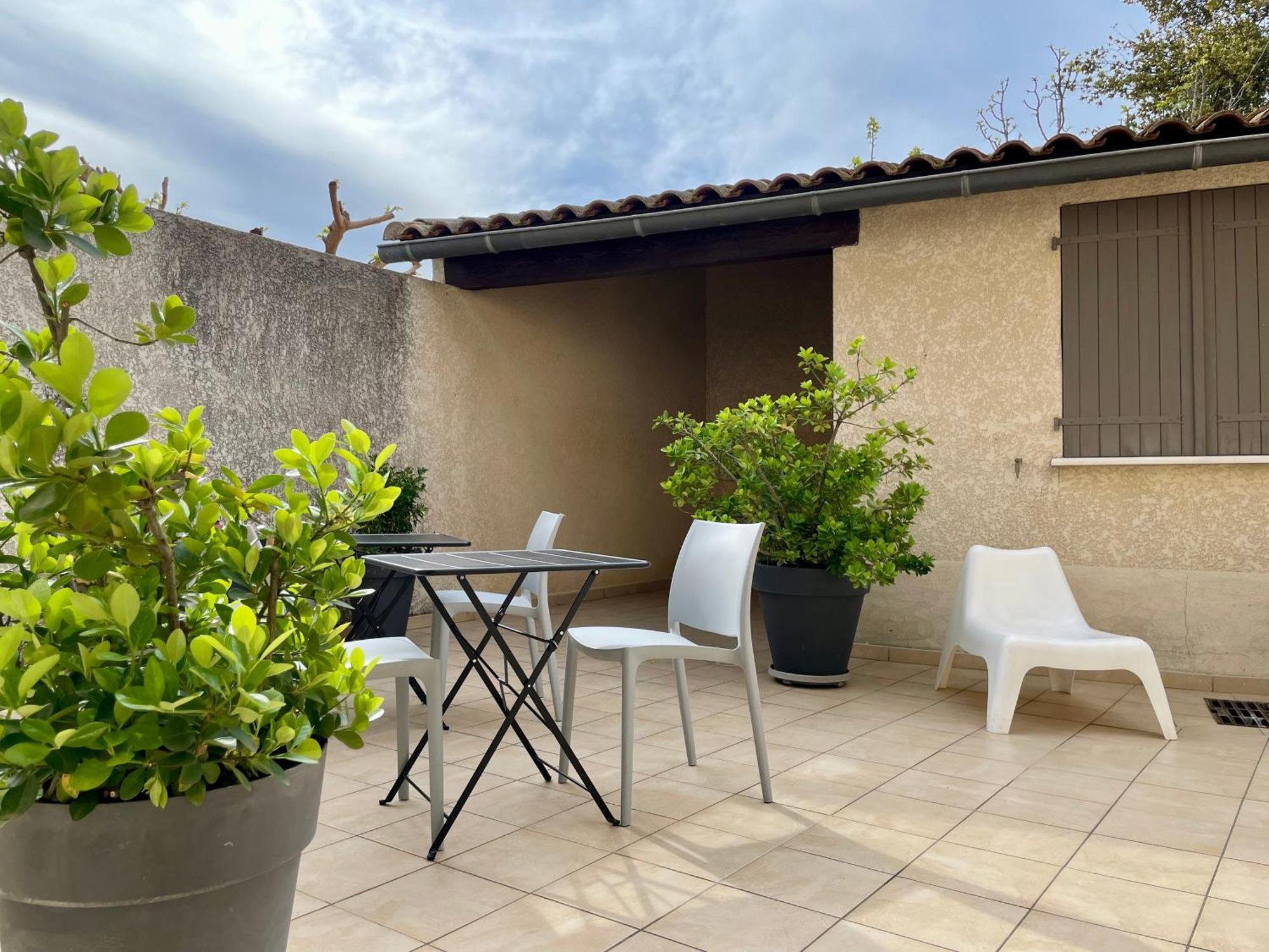 Hotel L'Escale Aigues-Mortes Exteriör bild