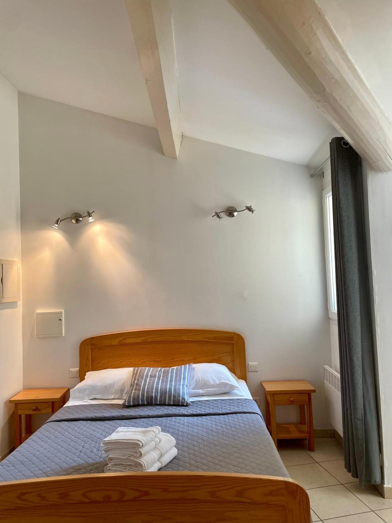 Hotel L'Escale Aigues-Mortes Exteriör bild