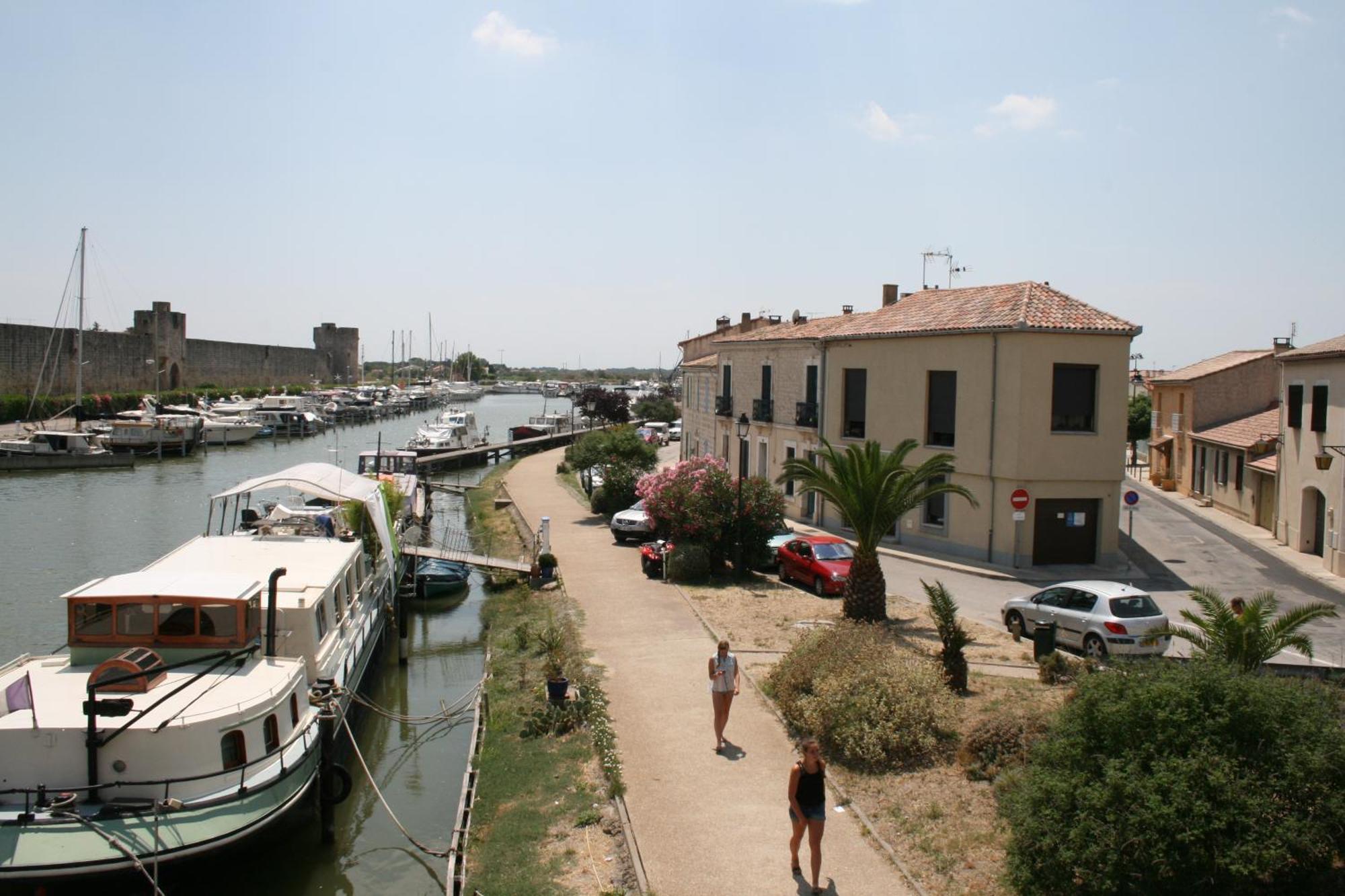 Hotel L'Escale Aigues-Mortes Exteriör bild